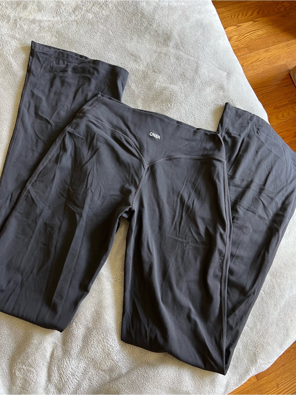 Oner Active Black Soft Motion Flared Leg Pant Leggings Large - Picture 2 of 6